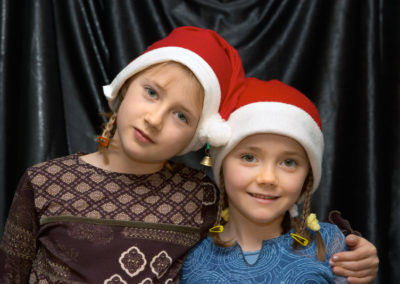 Kids mit Weihnachtsmützen 2004